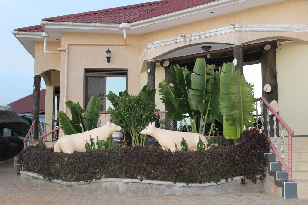 Great Wolf Hotel Энтеббе Экстерьер фото